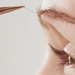 How to Lessen the Pain When You Tweeze Eyebrows